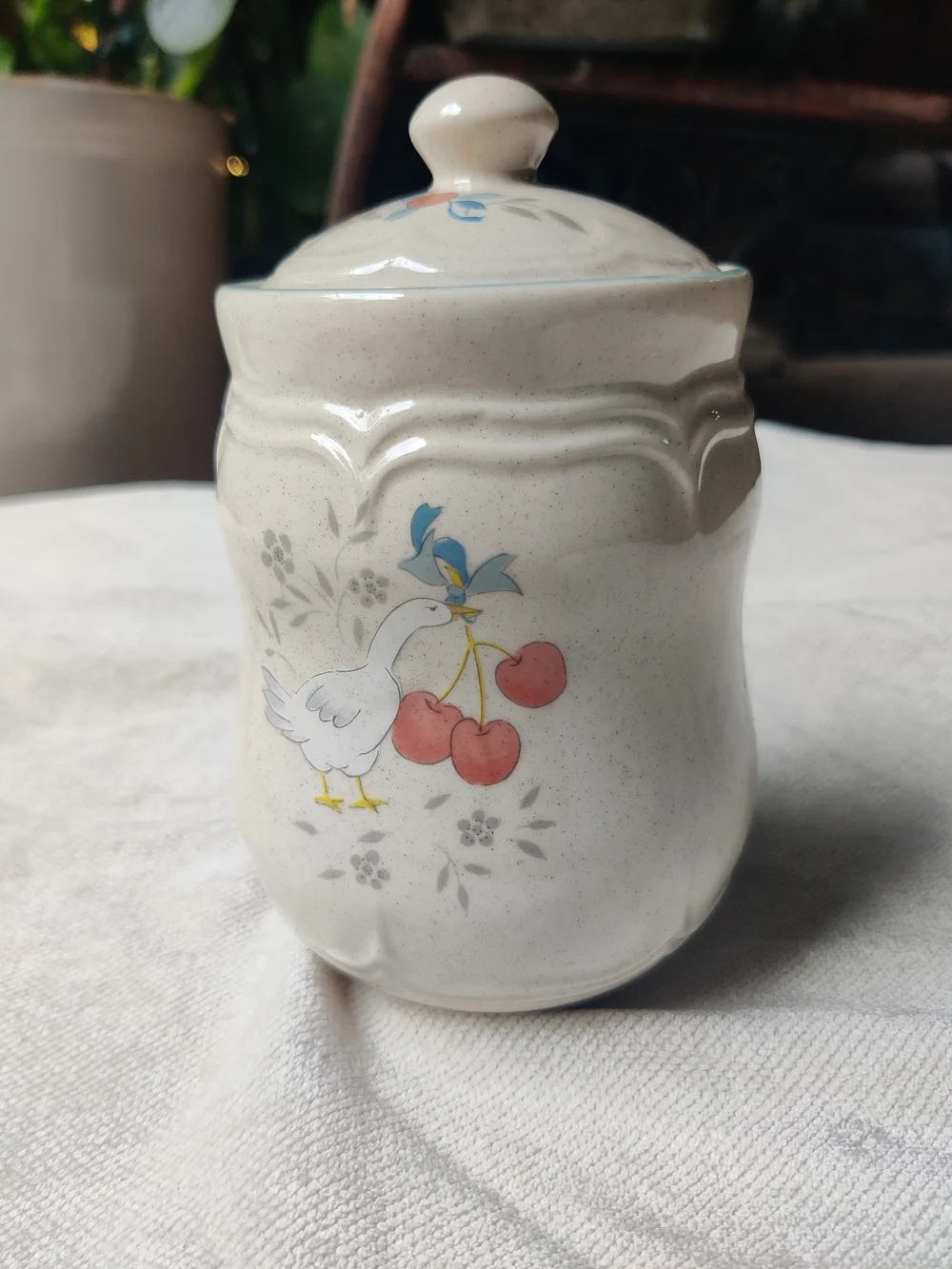 80s International Marmalade Country Goose Small Canister 6.25